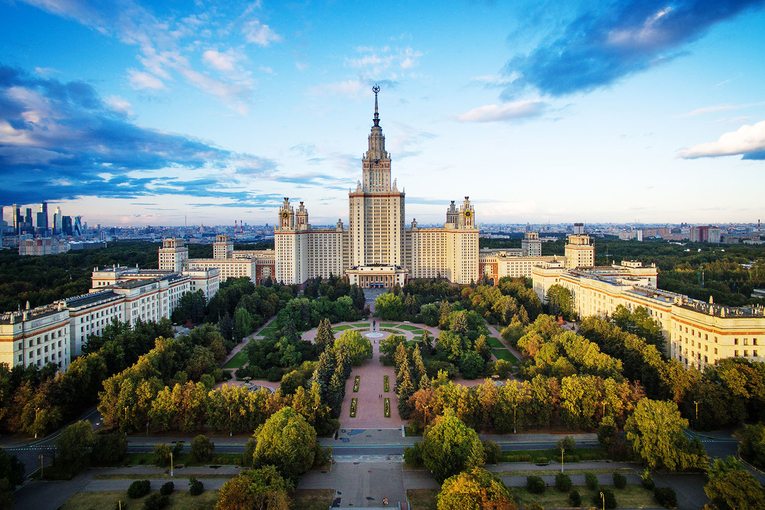 МГУ им. Ломоносова