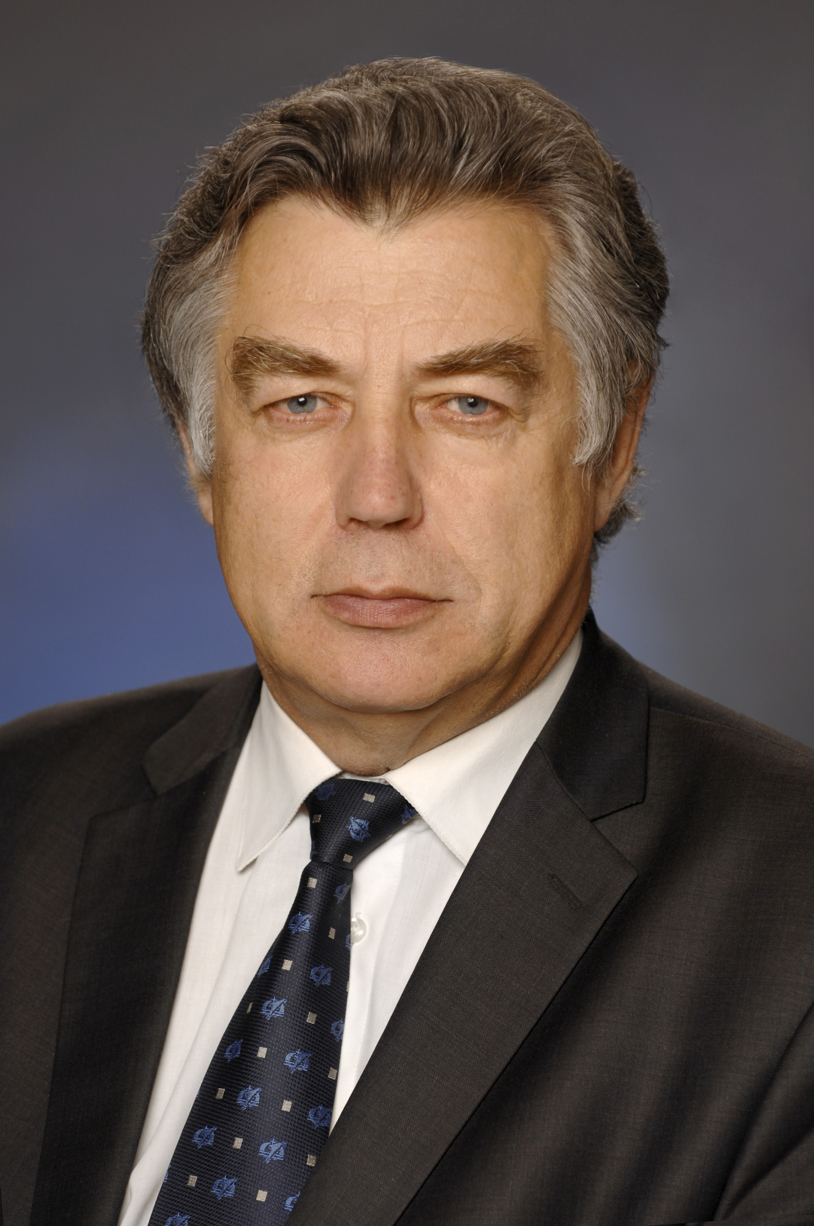Попов Артемий Александрович