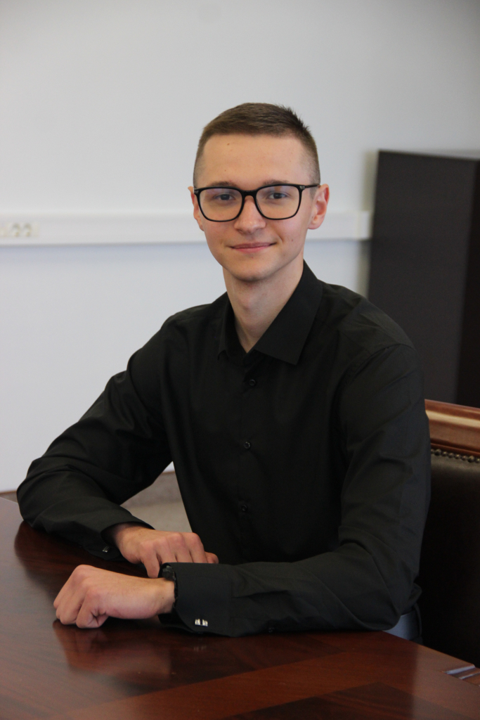 Леонов Михаил Романович