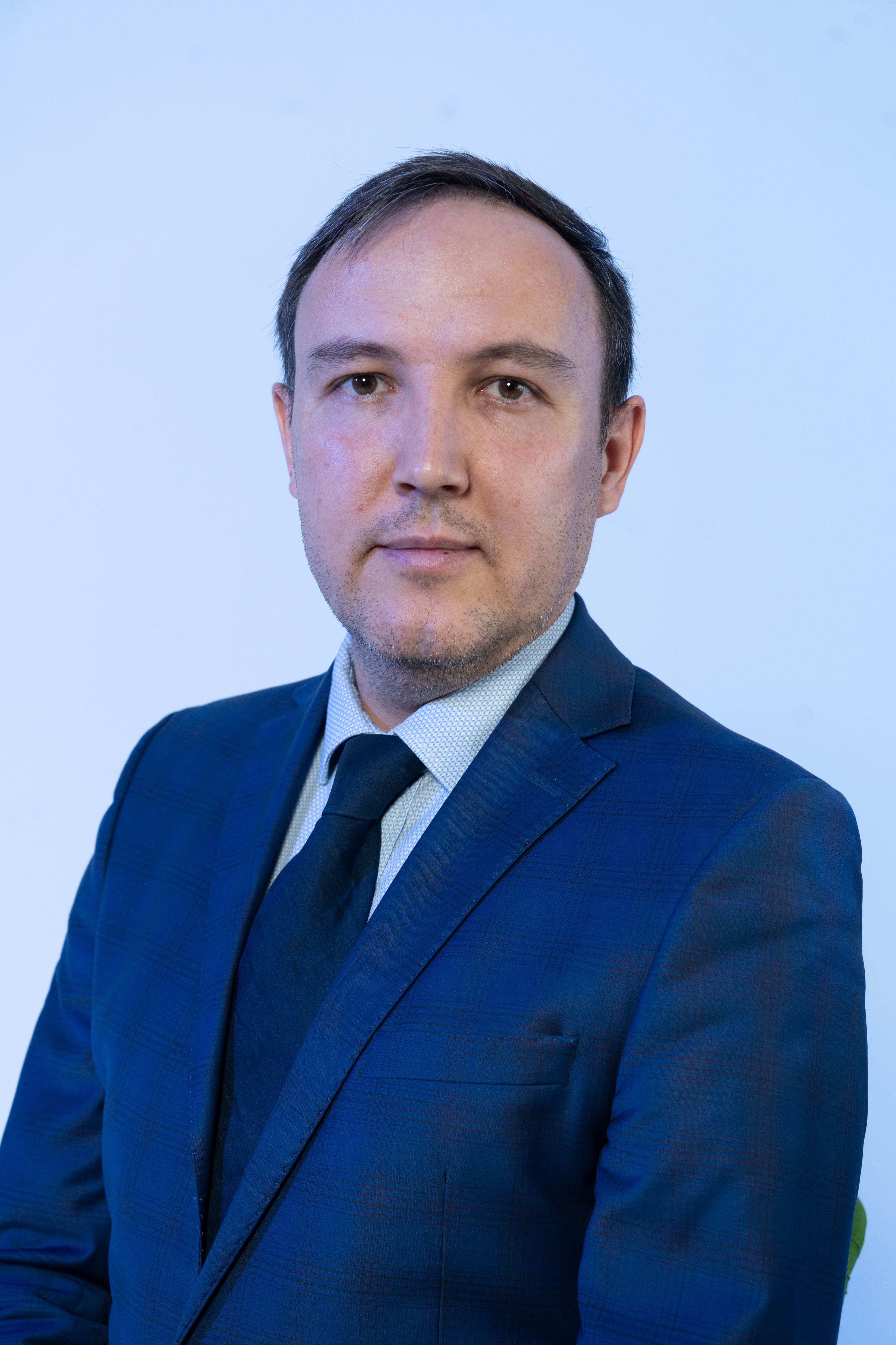 Едиханов Искандер Жамилович
